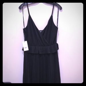 Stunning dress / sheer from knee down ⭐️